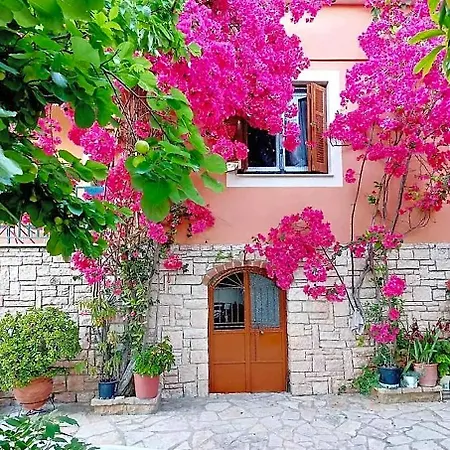Alexandros 1 By Frangki Hotel