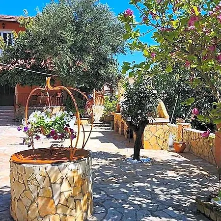 Alexandros 1 By Frangki Hotel